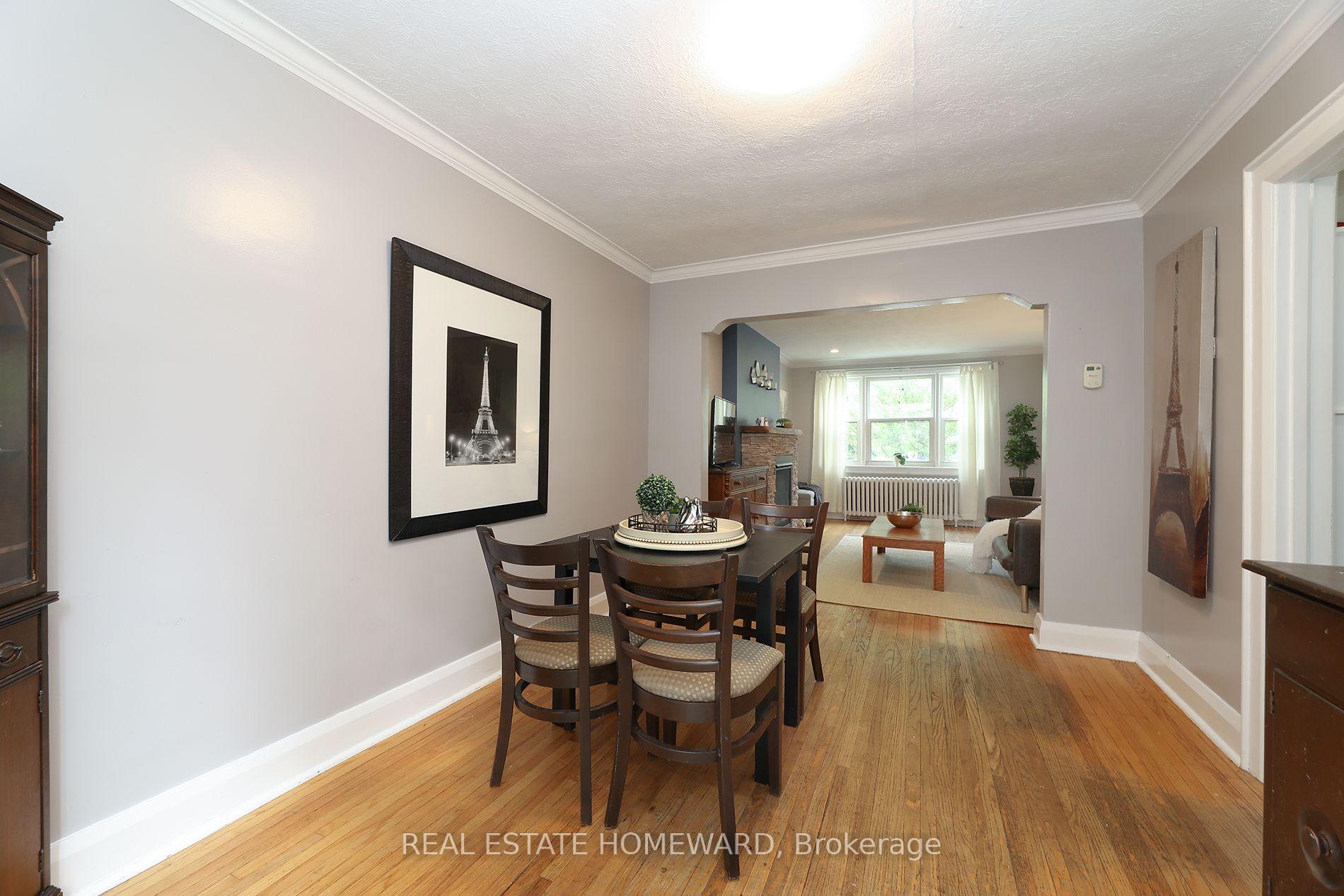 Photo 15 of 1 Pinegrove Avenue, Scarborough, Birchcliffe-Cliffside — HOMEH