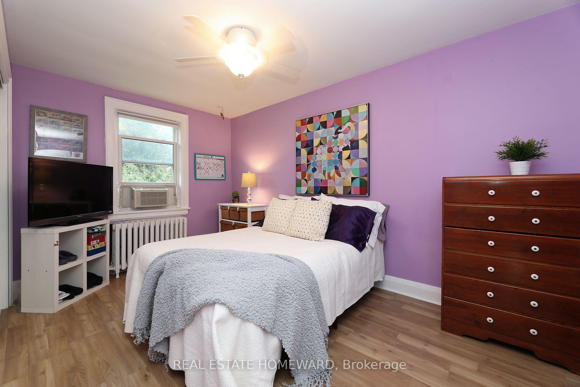Photo 22 of 1 Pinegrove Avenue, Scarborough, Birchcliffe-Cliffside — HOMEH