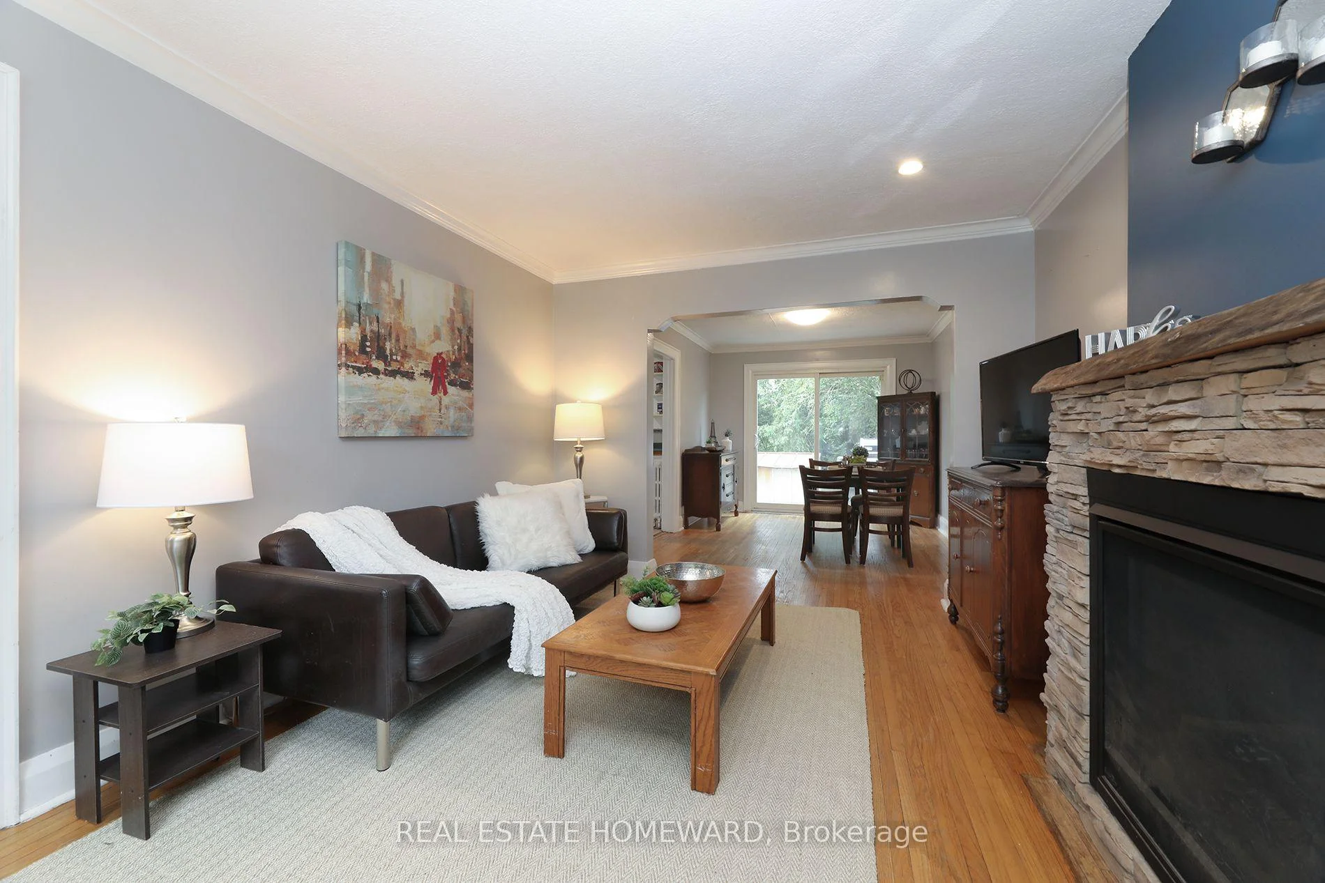 Photo 12 of 1 Pinegrove Avenue, Scarborough, Birchcliffe-Cliffside — HOMEH