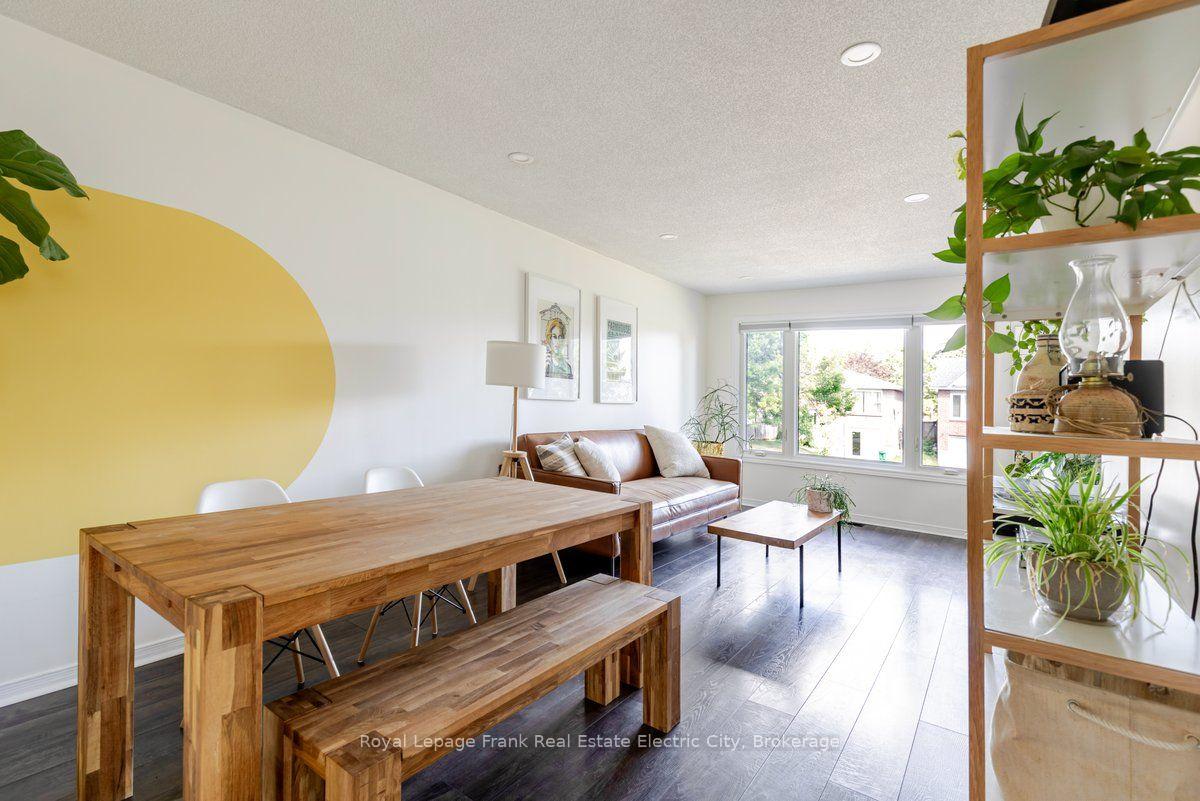 Photo 14 of 811 Mountain Ash Road, Peterborough, Otonabee Ward 1 — HOMEH