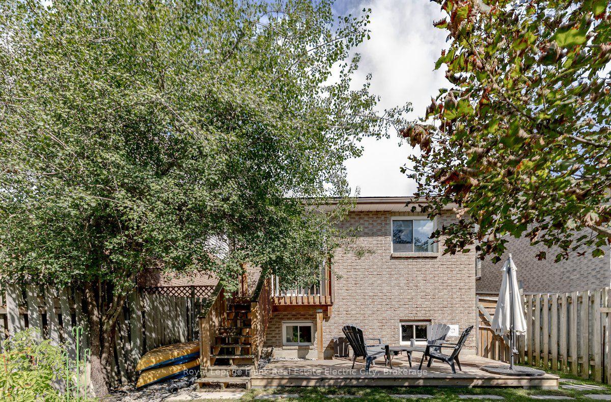 Photo 40 of 811 Mountain Ash Road, Peterborough, Otonabee Ward 1 — HOMEH