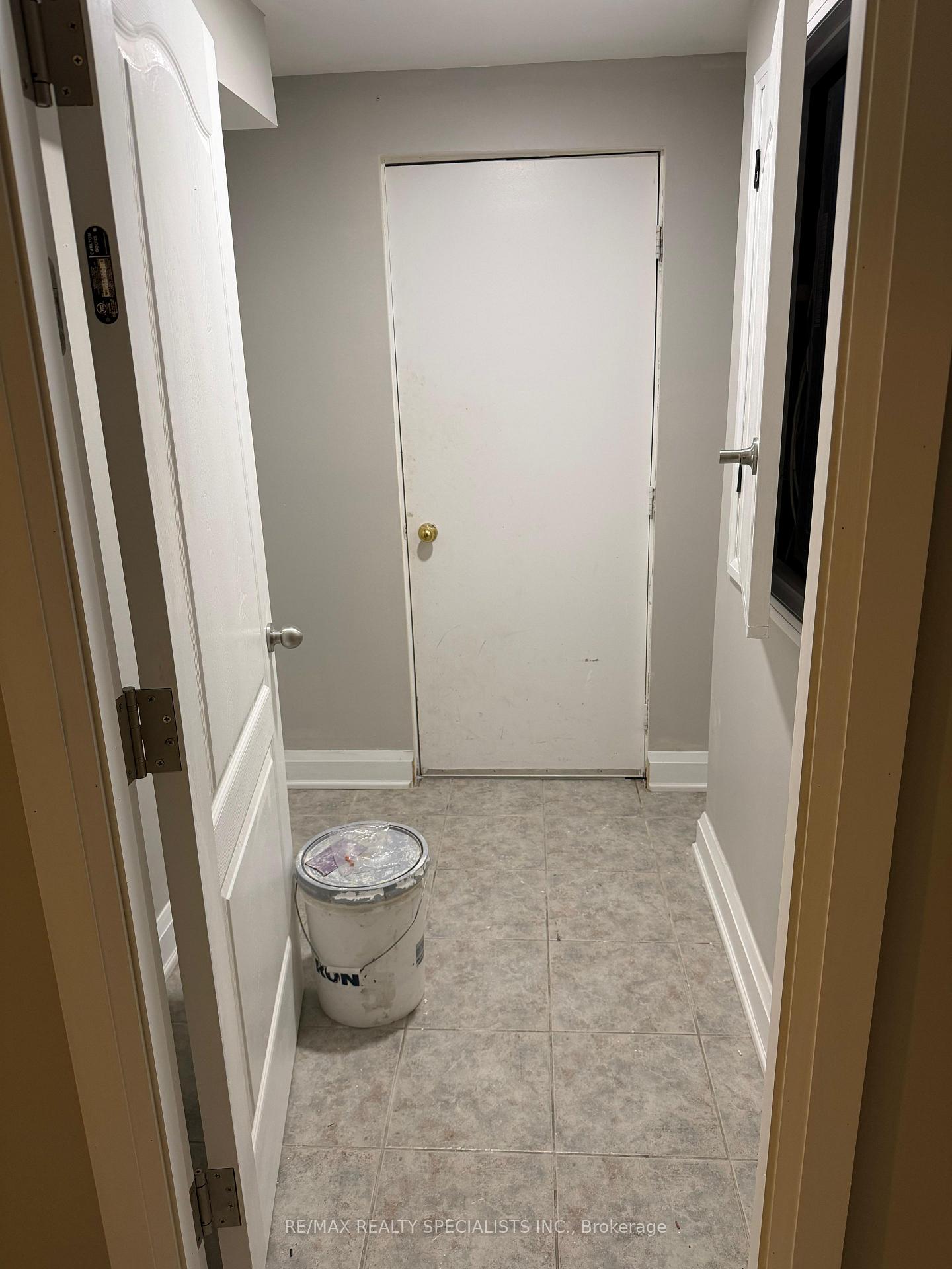 Photo 14 of 19 Mannel (basement) Crescent, Brampton, Bram West — HOMEH