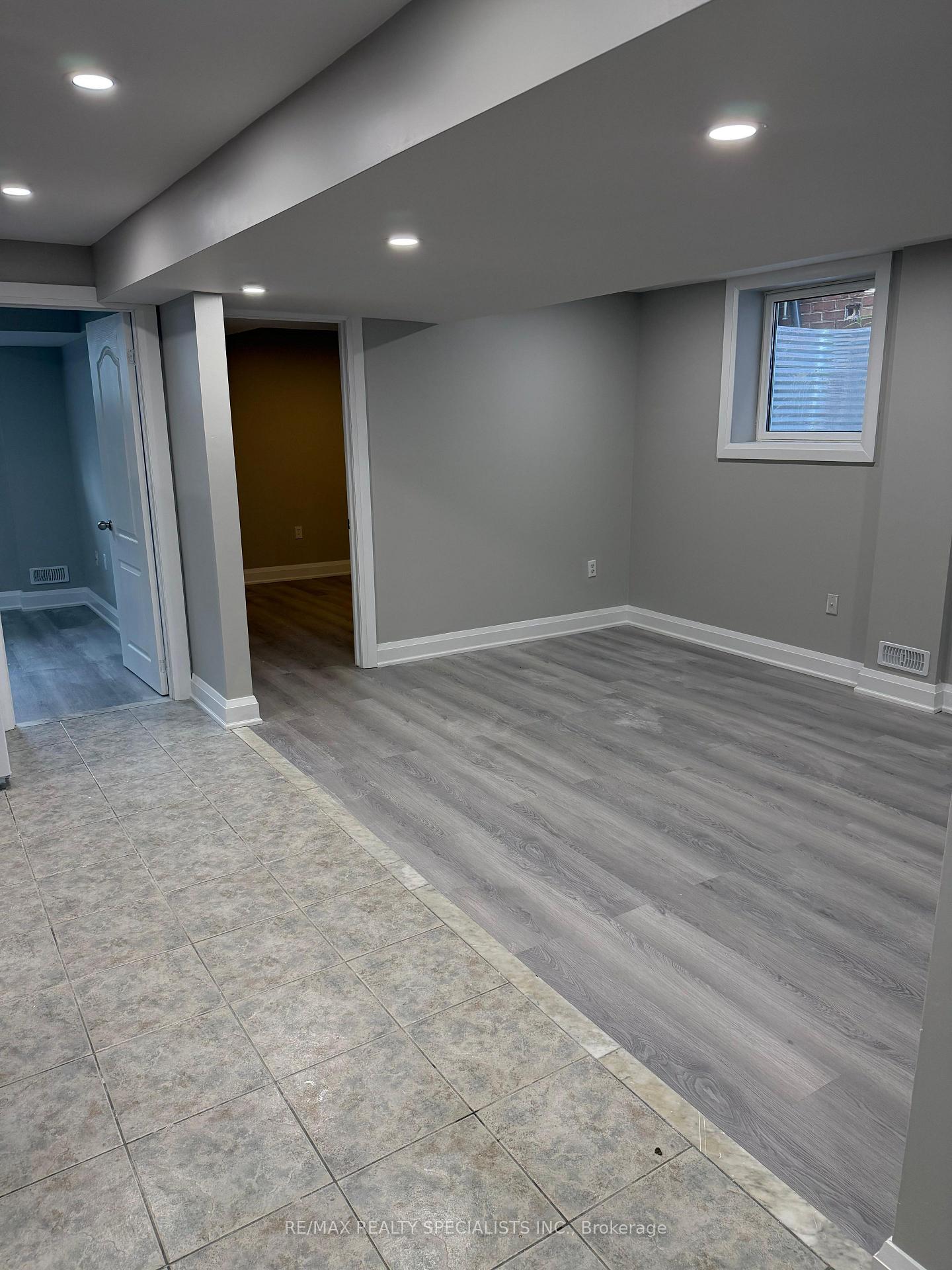 Photo 2 of 19 Mannel (basement) Crescent, Brampton, Bram West — HOMEH