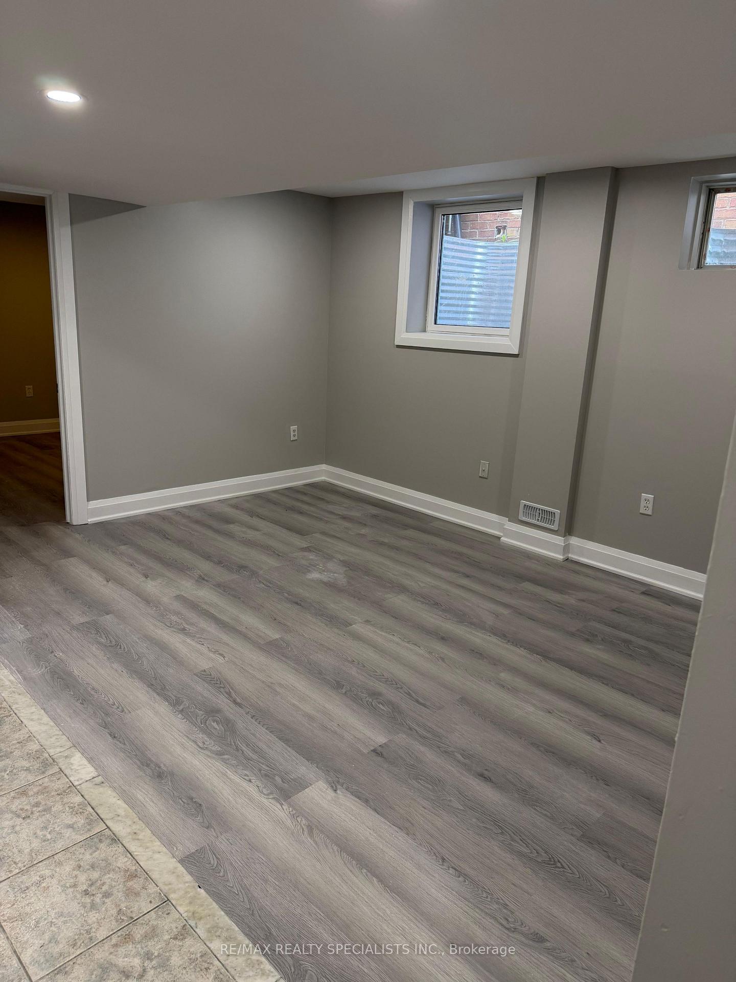 Photo 11 of 19 Mannel (basement) Crescent, Brampton, Bram West — HOMEH