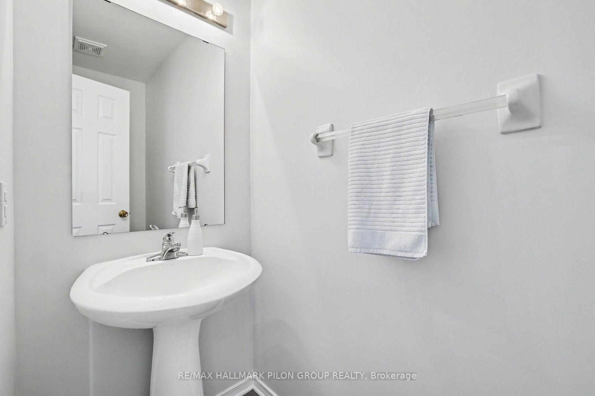 Photo 11 of 1395 Kitchener Avenue, Ottawa, Ellwood — HOMEH