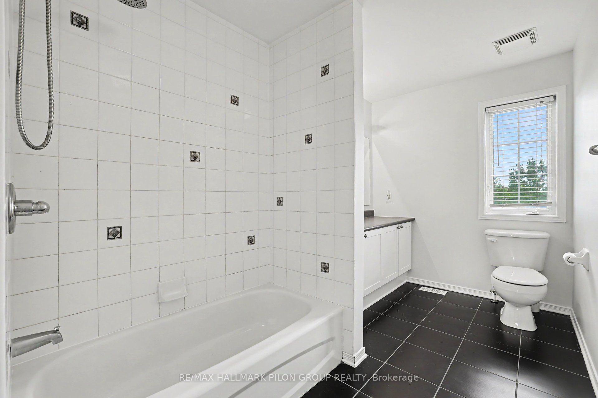 Photo 14 of 1395 Kitchener Avenue, Ottawa, Ellwood — HOMEH
