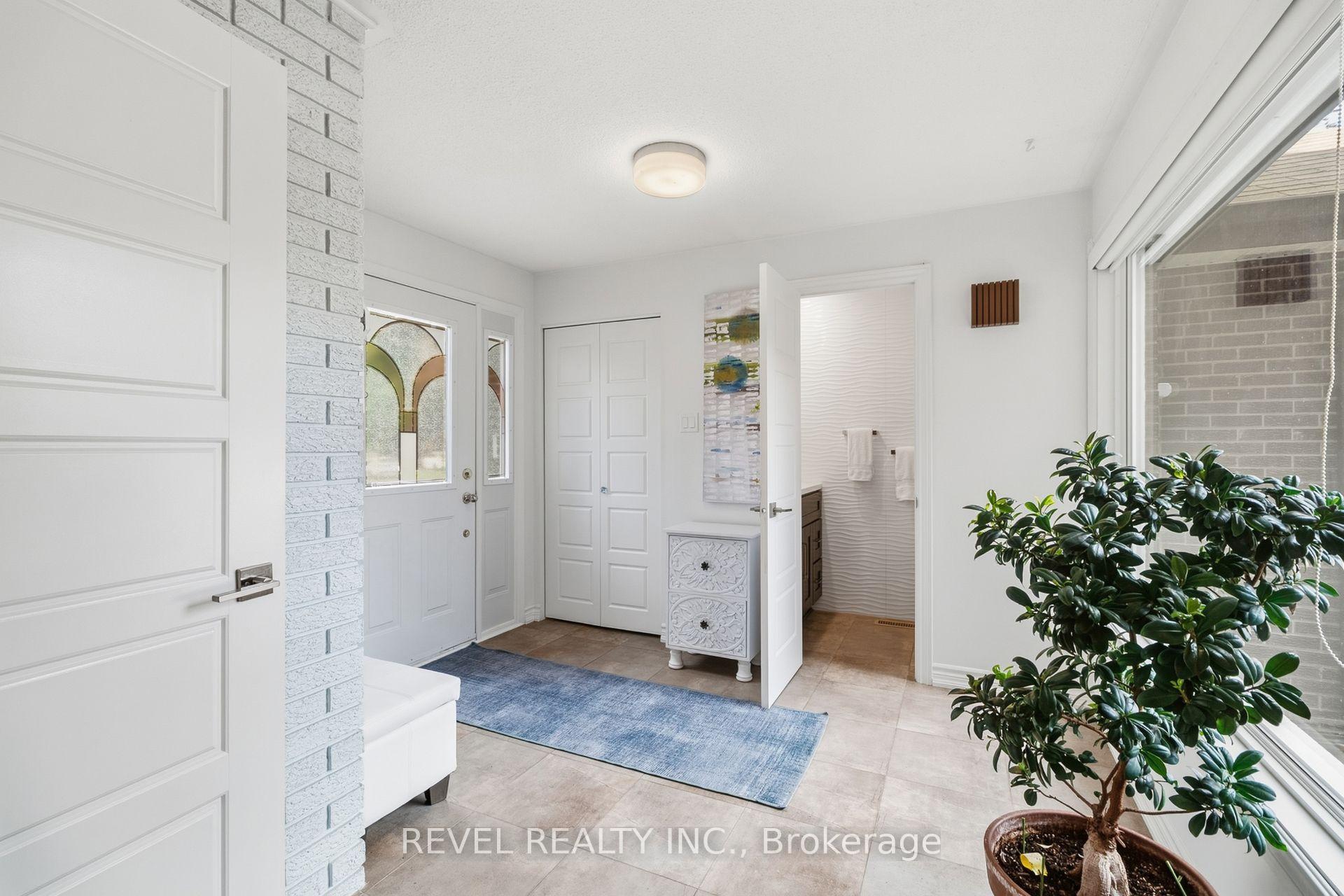 Photo 3 of 7034 Estoril Road, Mississauga, Meadowvale — HOMEH