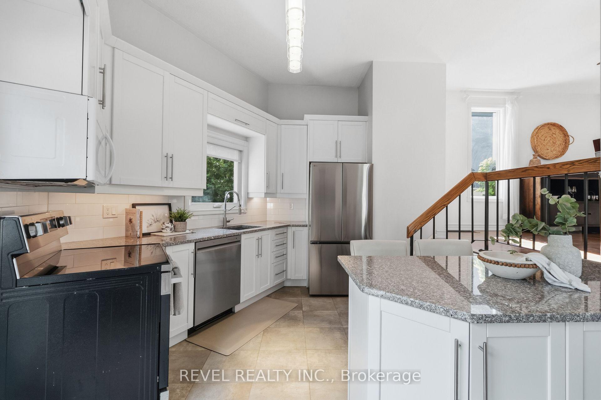 Photo 13 of 7034 Estoril Road, Mississauga, Meadowvale — HOMEH