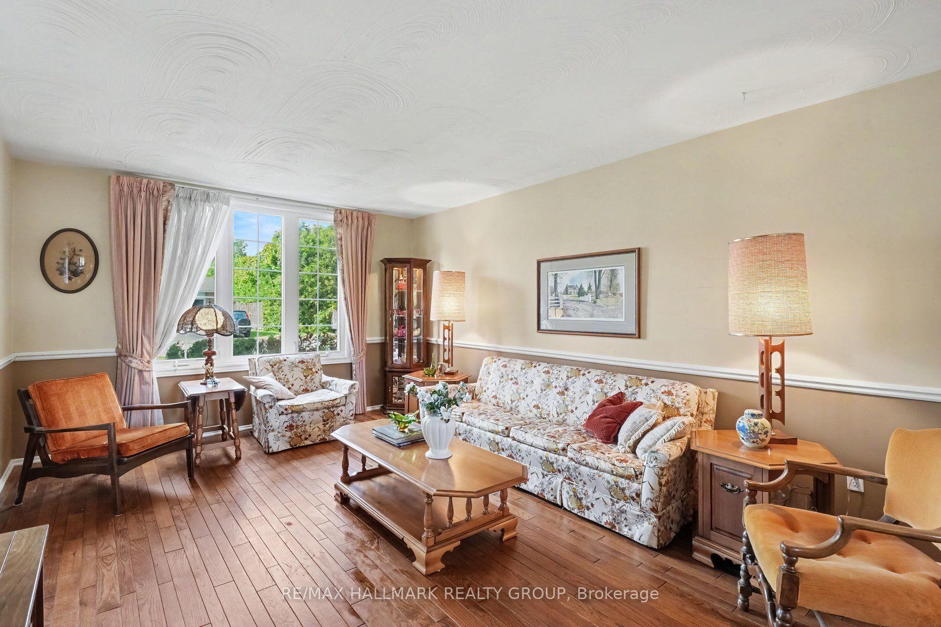 Photo 8 of 41 Denewood Crescent, Ottawa, Pineglen/Country Place — HOMEH