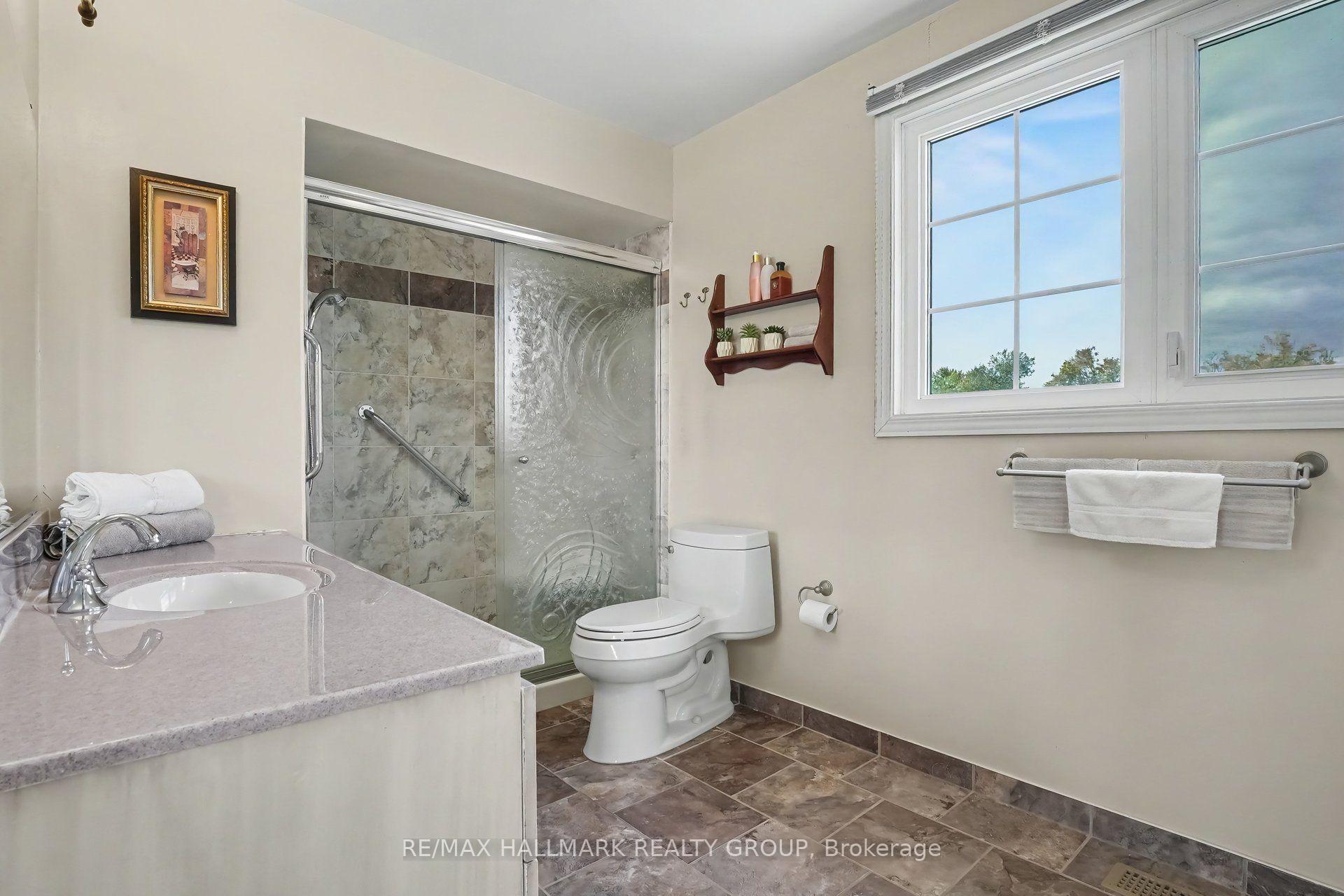 Photo 20 of 41 Denewood Crescent, Ottawa, Pineglen/Country Place — HOMEH