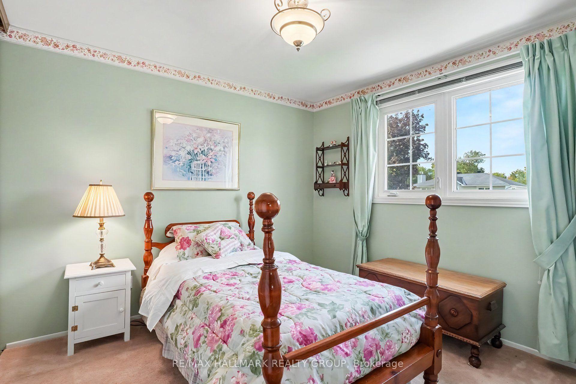 Photo 23 of 41 Denewood Crescent, Ottawa, Pineglen/Country Place — HOMEH