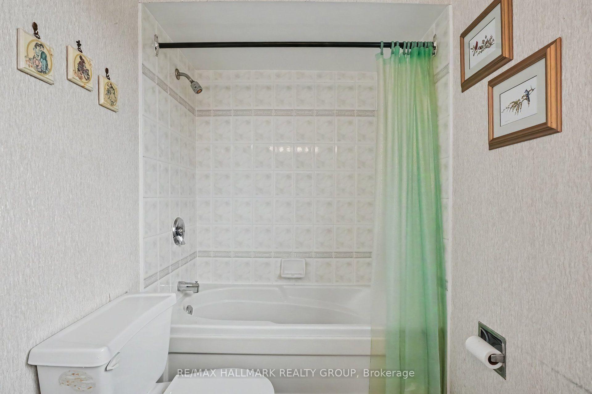 Photo 25 of 41 Denewood Crescent, Ottawa, Pineglen/Country Place — HOMEH