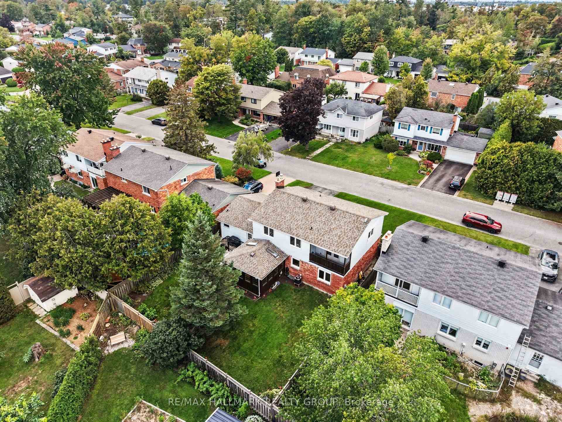 Photo 26 of 41 Denewood Crescent, Ottawa, Pineglen/Country Place — HOMEH