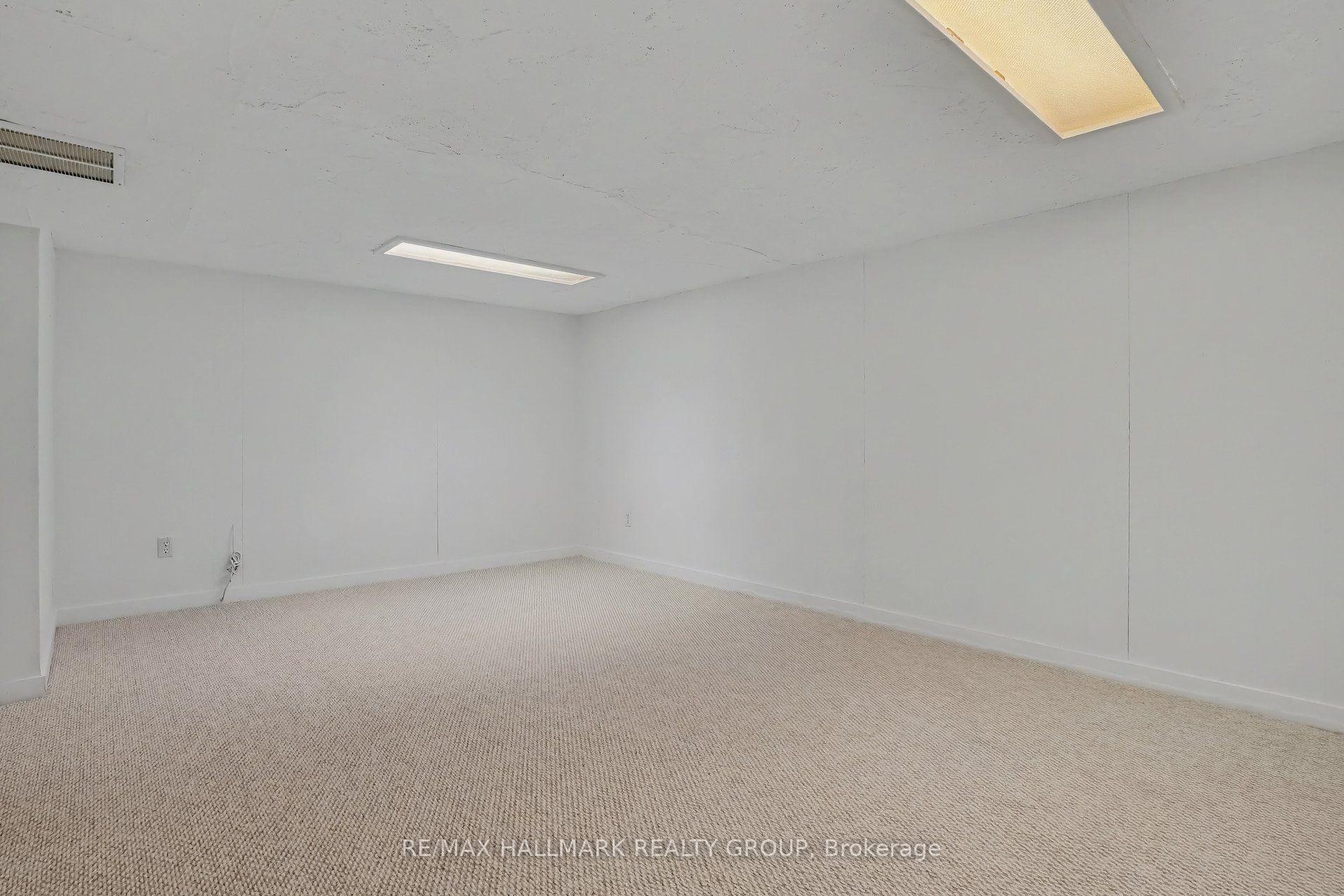 Photo 30 of 41 Denewood Crescent, Ottawa, Pineglen/Country Place — HOMEH