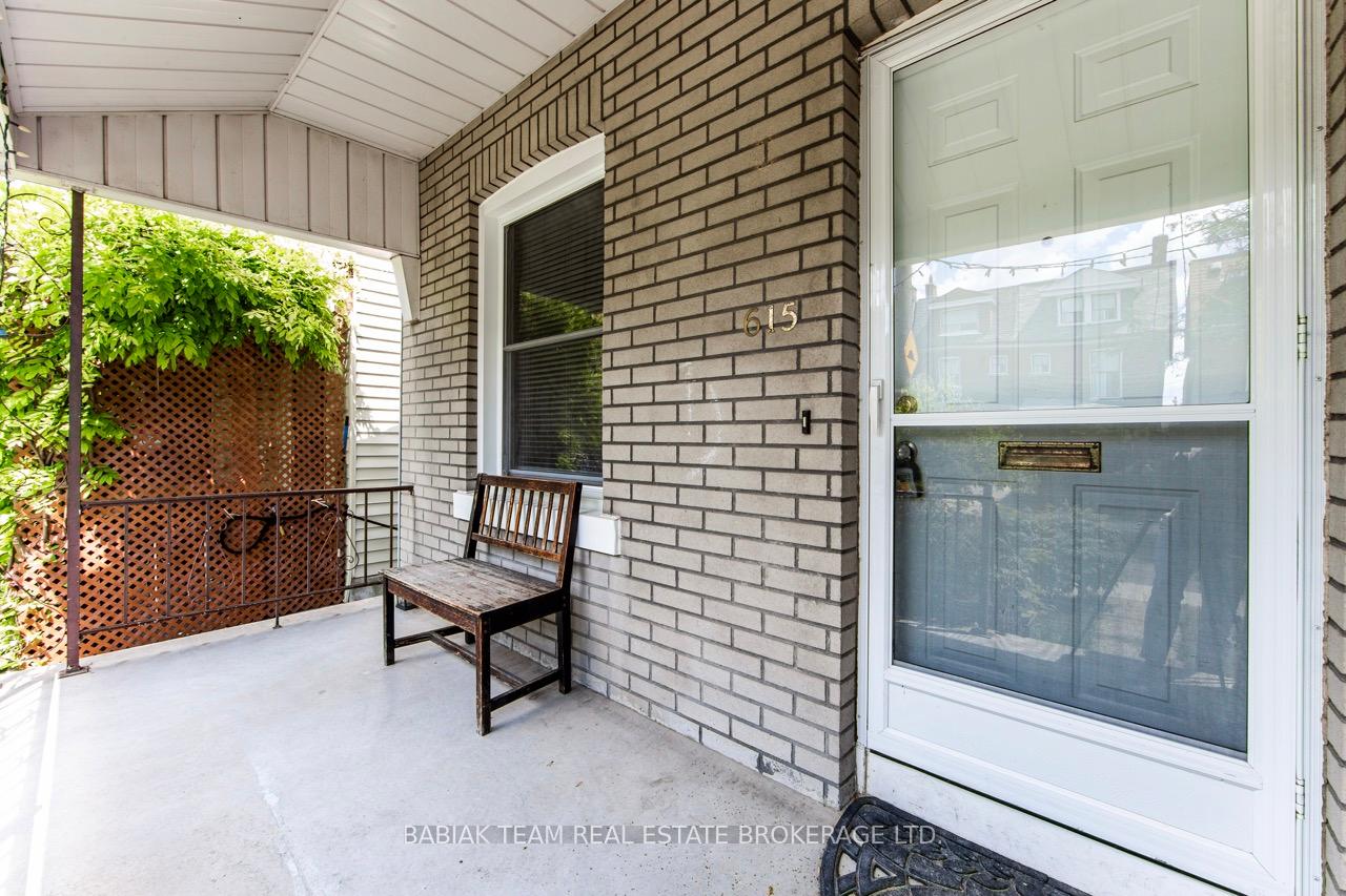 Photo 2 of 615 Crawford Street, Toronto, Palmerston-Little Italy — HOMEH