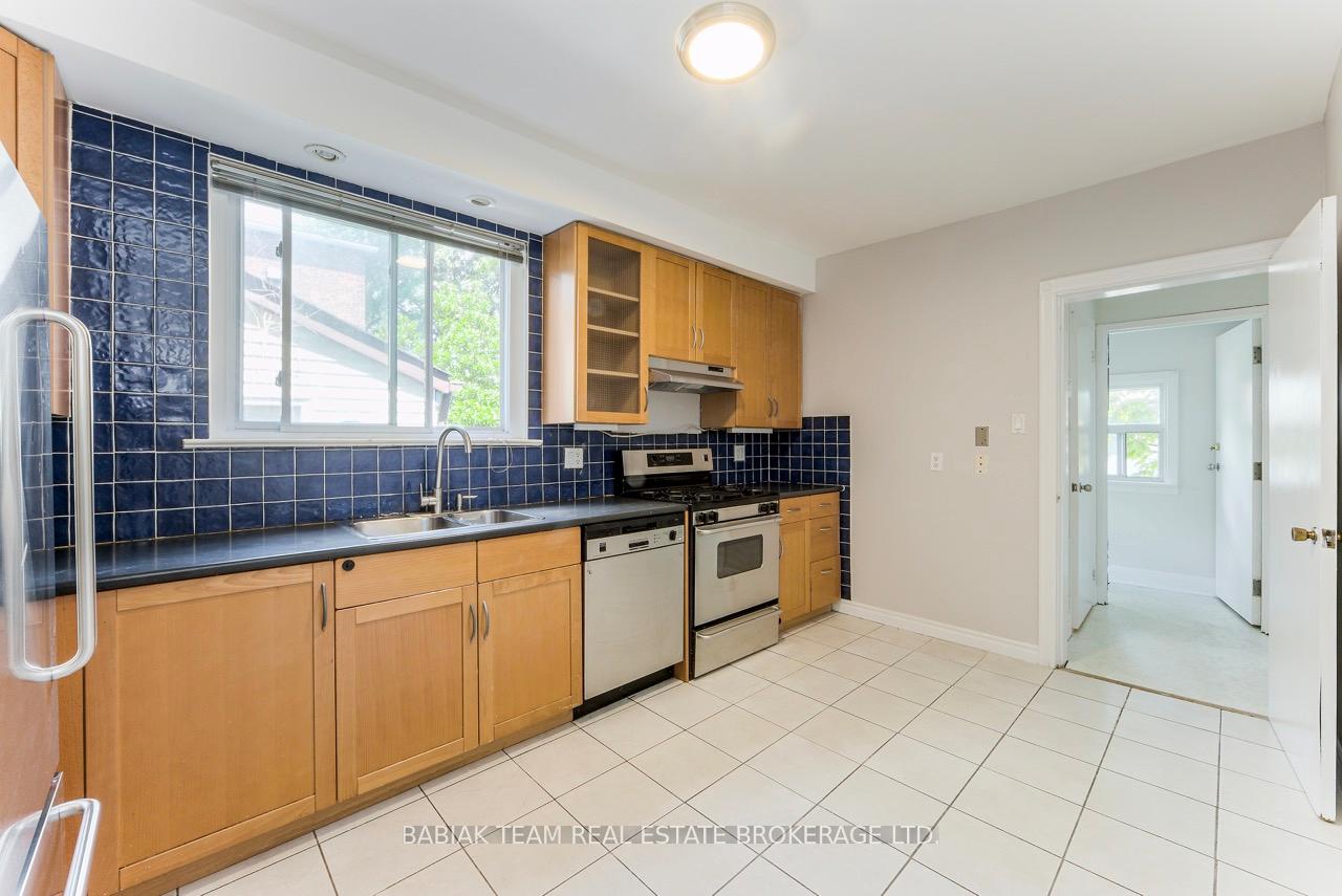 Photo 10 of 615 Crawford Street, Toronto, Palmerston-Little Italy — HOMEH