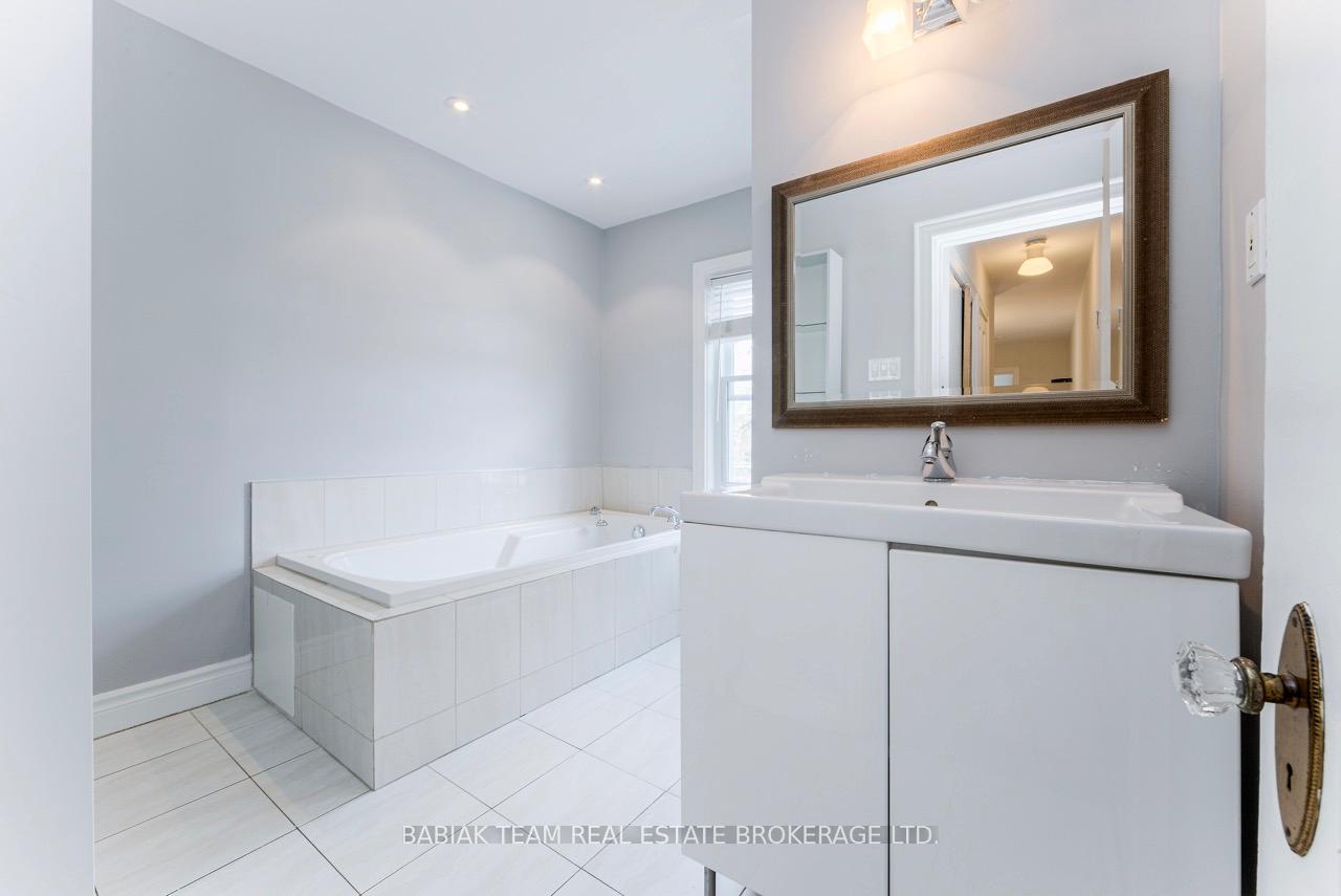 Photo 22 of 615 Crawford Street, Toronto, Palmerston-Little Italy — HOMEH