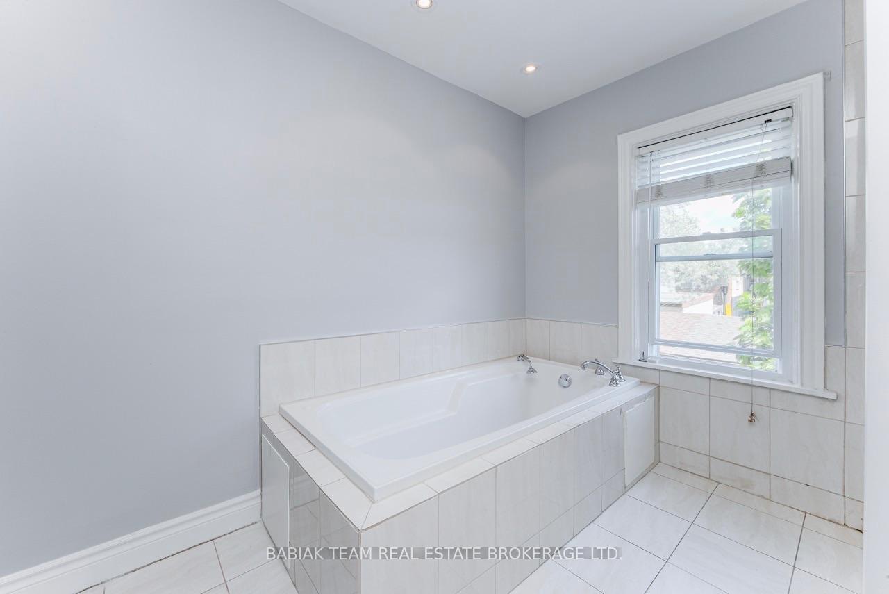 Photo 23 of 615 Crawford Street, Toronto, Palmerston-Little Italy — HOMEH