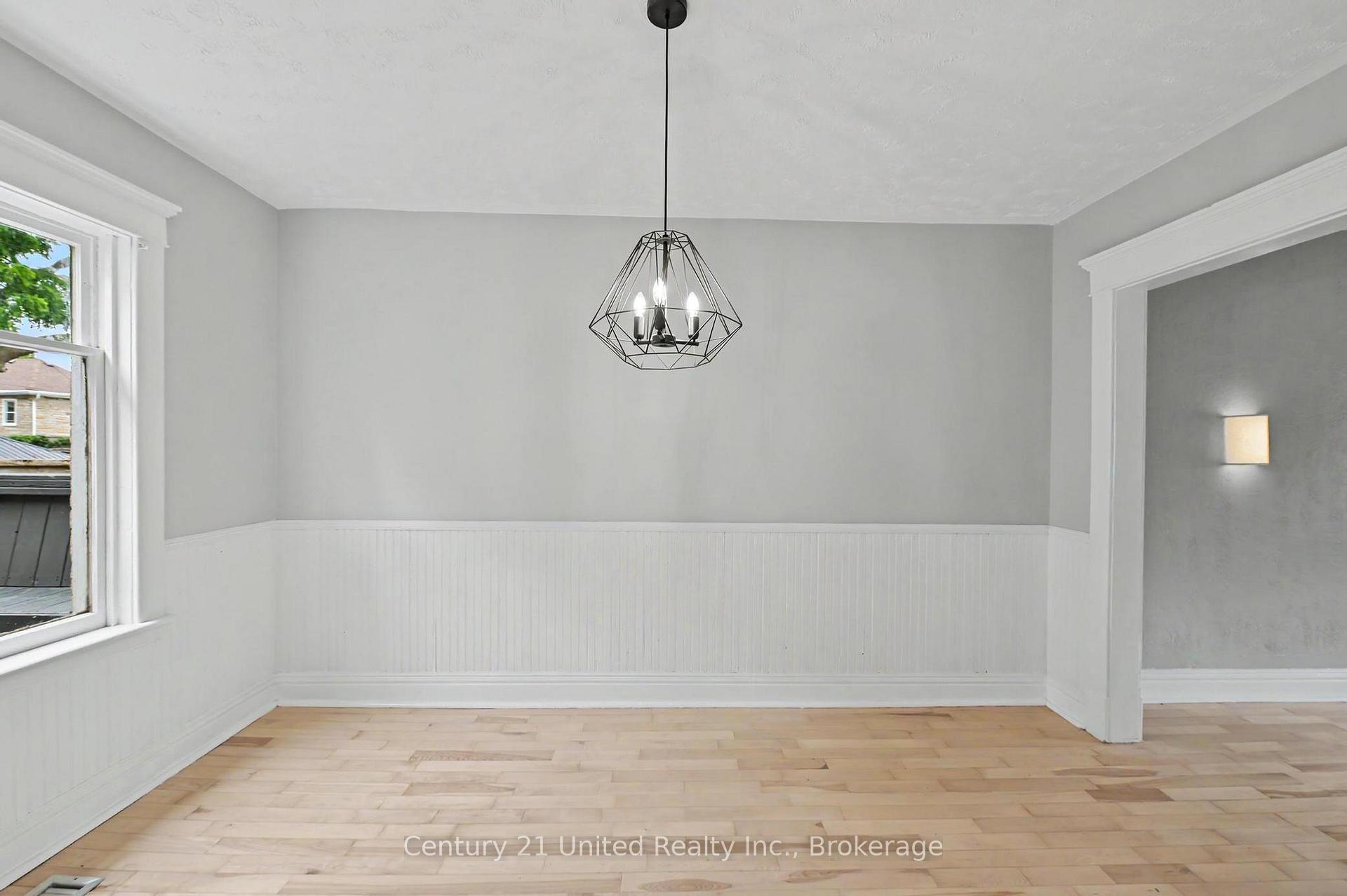 Photo 8 of 554 Sherbrooke Street, Peterborough, Town Ward 3 — HOMEH