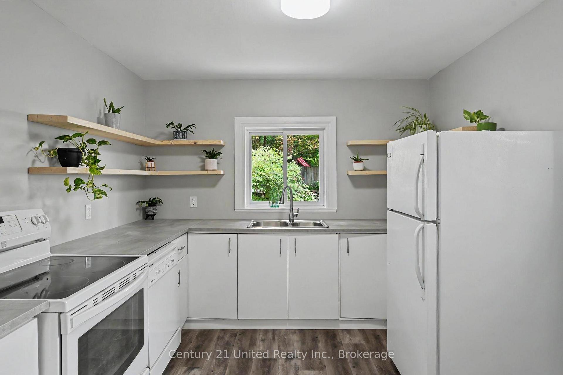 Photo 10 of 554 Sherbrooke Street, Peterborough, Town Ward 3 — HOMEH
