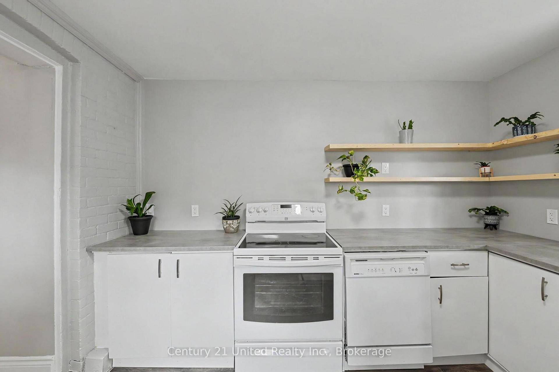 Photo 11 of 554 Sherbrooke Street, Peterborough, Town Ward 3 — HOMEH