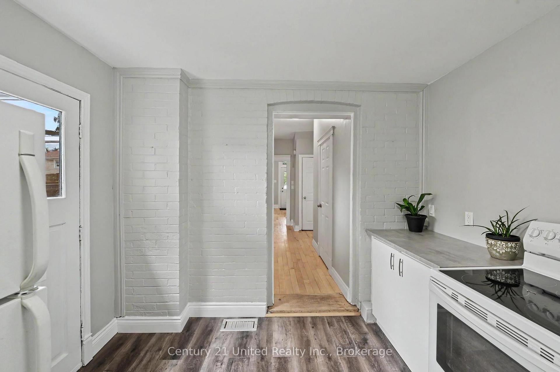 Photo 12 of 554 Sherbrooke Street, Peterborough, Town Ward 3 — HOMEH