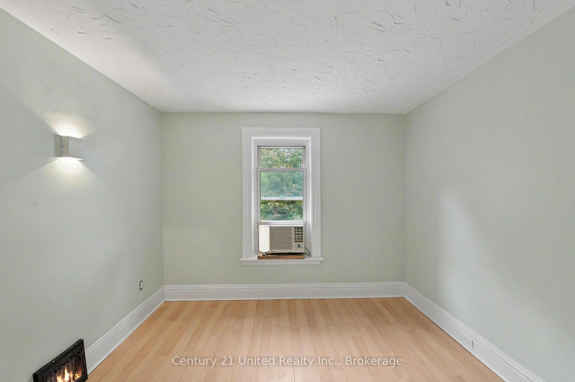Photo 17 of 554 Sherbrooke Street, Peterborough, Town Ward 3 — HOMEH