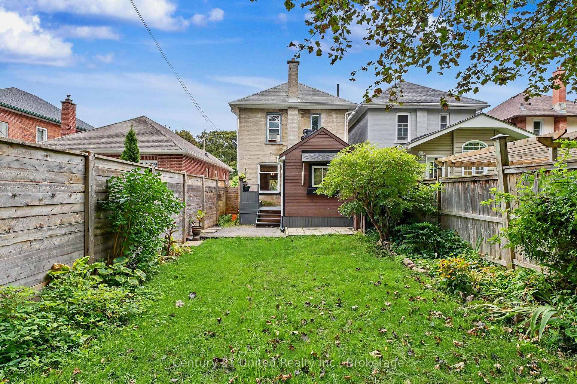 Photo 26 of 554 Sherbrooke Street, Peterborough, Town Ward 3 — HOMEH