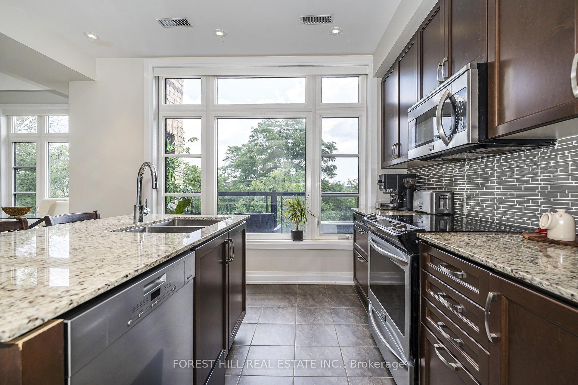 Photo 7 of Unit 28, 8169 Kipling Avenue, Vaughan, West Woodbridge — HOMEH