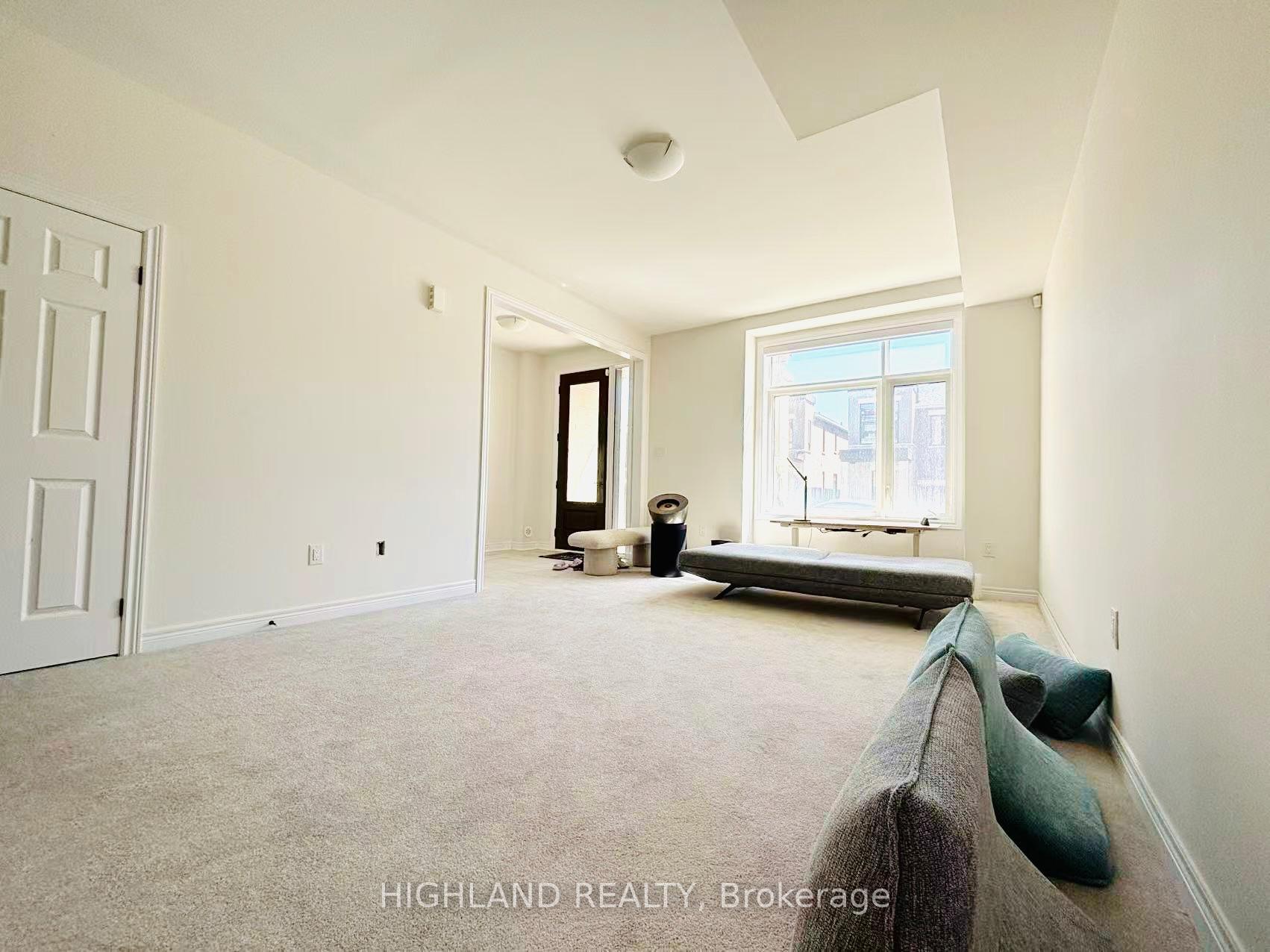Photo 5 of 12 Robert Eaton Avenue, Markham, Middlefield — HOMEH