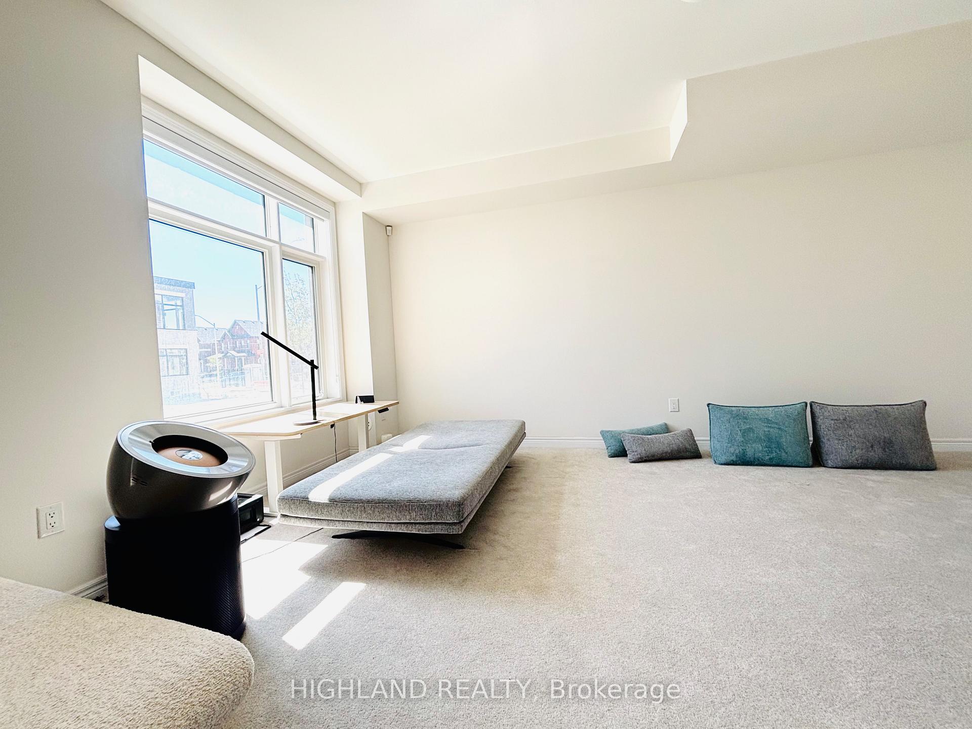 Photo 7 of 12 Robert Eaton Avenue, Markham, Middlefield — HOMEH