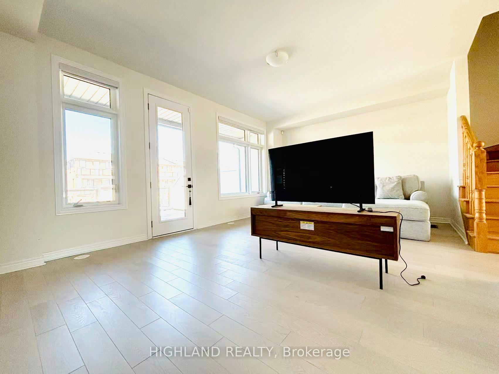 Photo 15 of 12 Robert Eaton Avenue, Markham, Middlefield — HOMEH