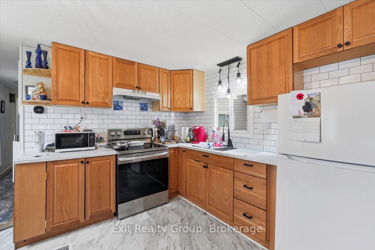 Photo 7 of Unit 63, 63 Whites Road, Quinte West, Sidney Ward — HOMEH