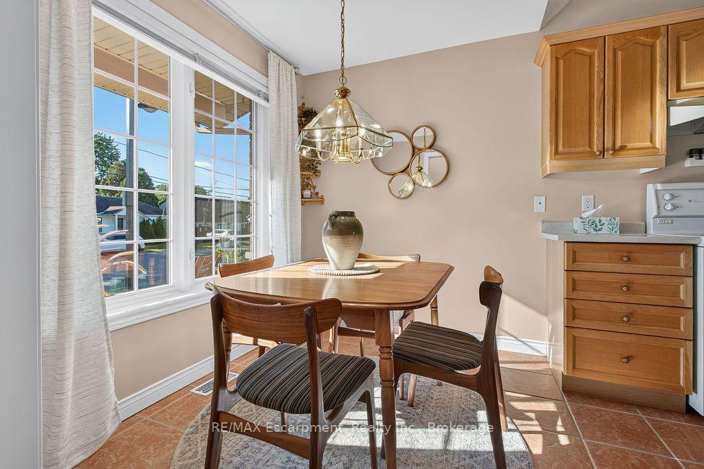Photo 7 of 1175 Bellview Crescent, Burlington, Brant — HOMEH