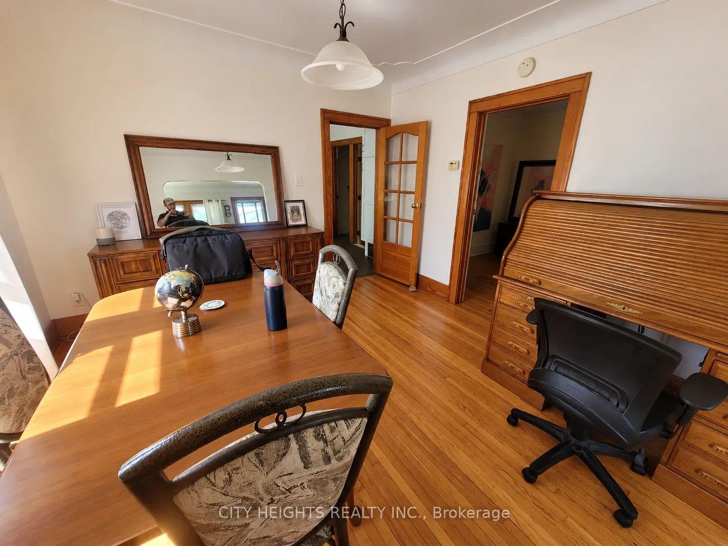 Photo 29 of 1827 Moy Avenue, Windsor, South Walkerville — HOMEH