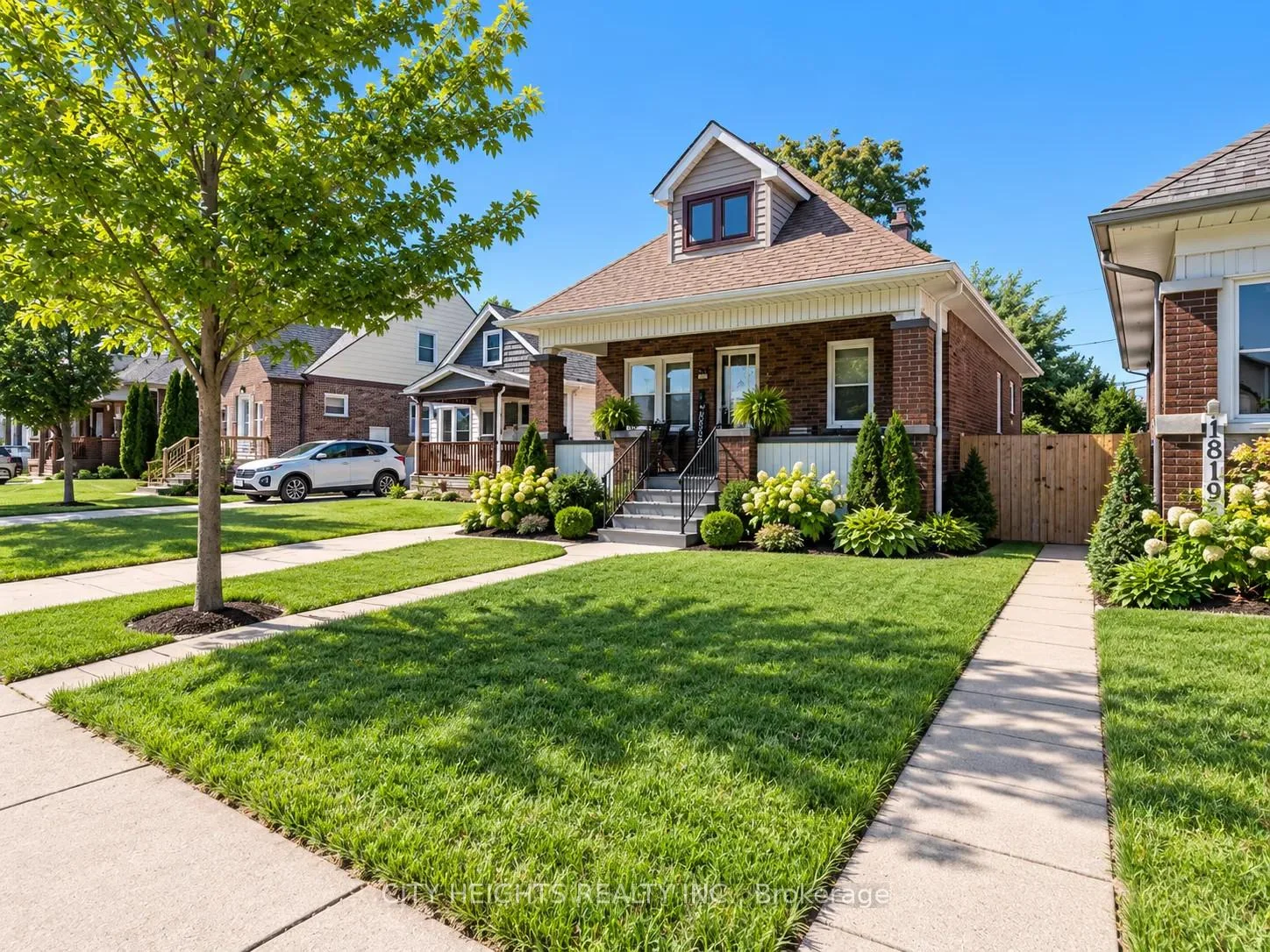 Photo 4 of 1827 Moy Avenue, Windsor, South Walkerville — HOMEH