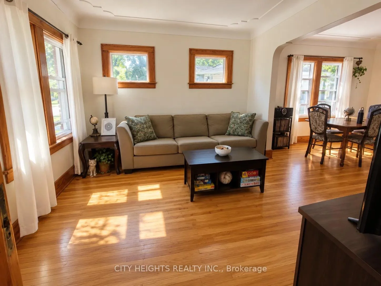 Photo 16 of 1827 Moy Avenue, Windsor, South Walkerville — HOMEH