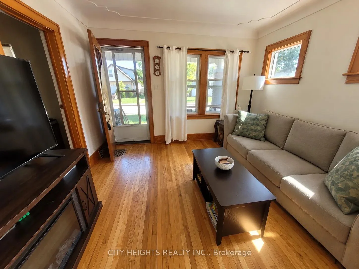 Photo 20 of 1827 Moy Avenue, Windsor, South Walkerville — HOMEH