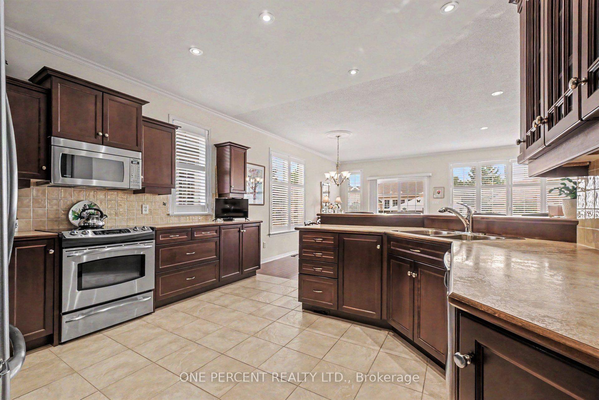 Photo 16 of 214 Cairnsmore Circle, Ottawa, Barrhaven - Stonebridge — HOMEH