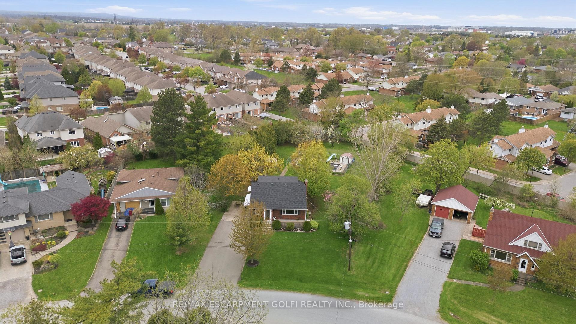 Photo 1 of 12 Valley Road, St. Catharines, Rykert/Vansickle — HOMEH