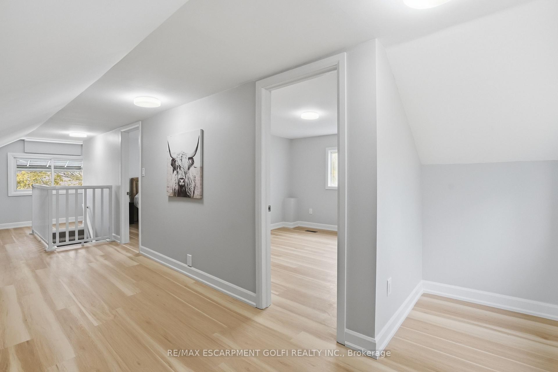 Photo 18 of 12 Valley Road, St. Catharines, Rykert/Vansickle — HOMEH
