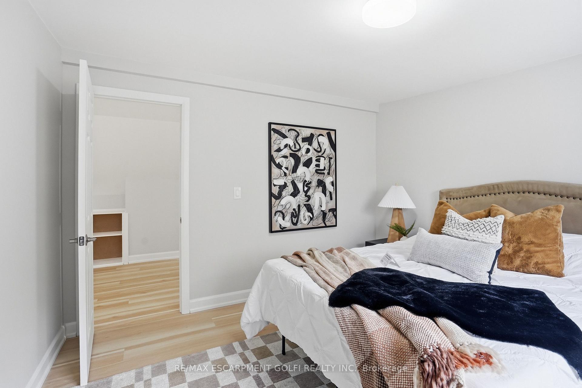 Photo 21 of 12 Valley Road, St. Catharines, Rykert/Vansickle — HOMEH