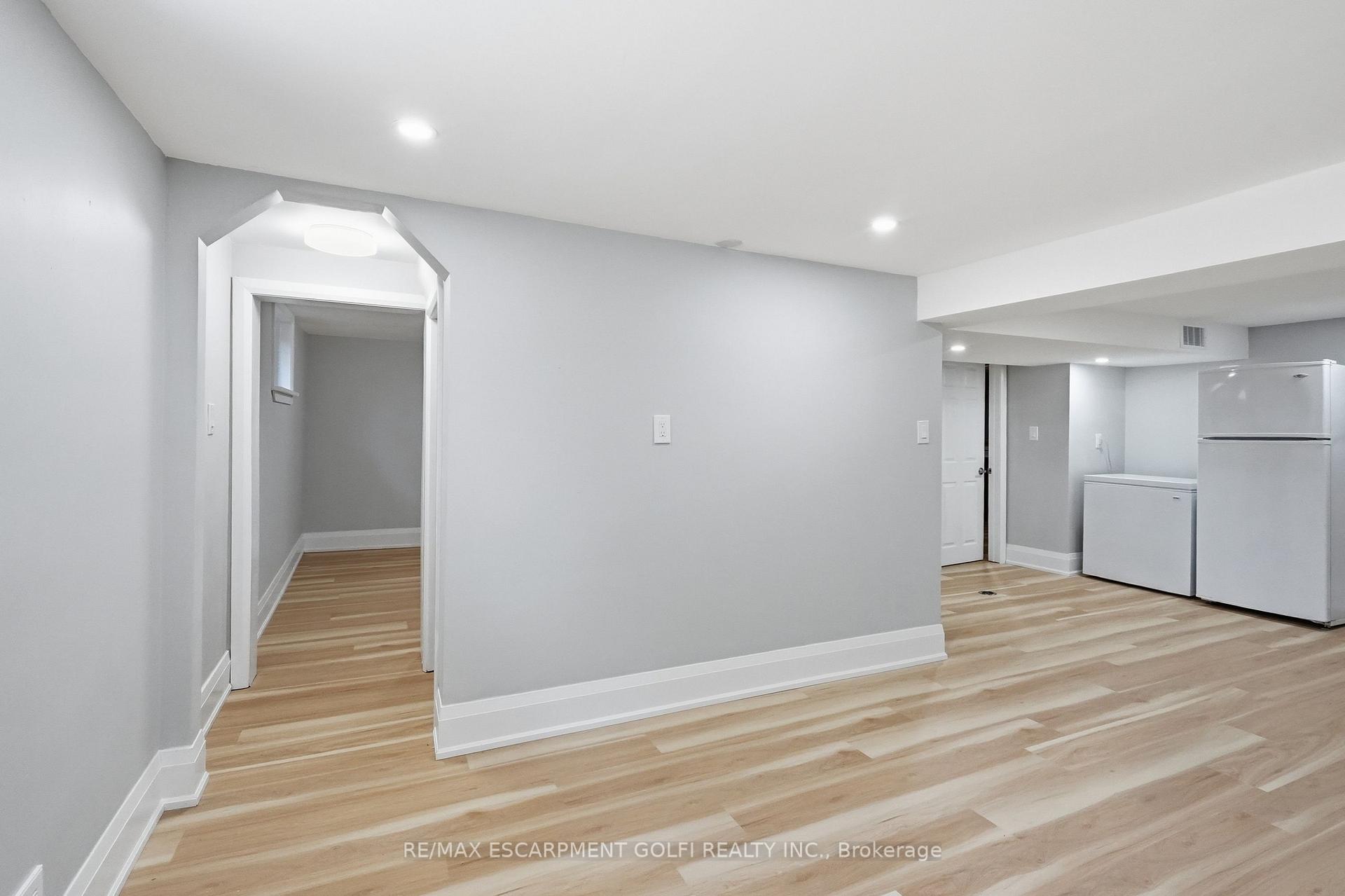 Photo 26 of 12 Valley Road, St. Catharines, Rykert/Vansickle — HOMEH