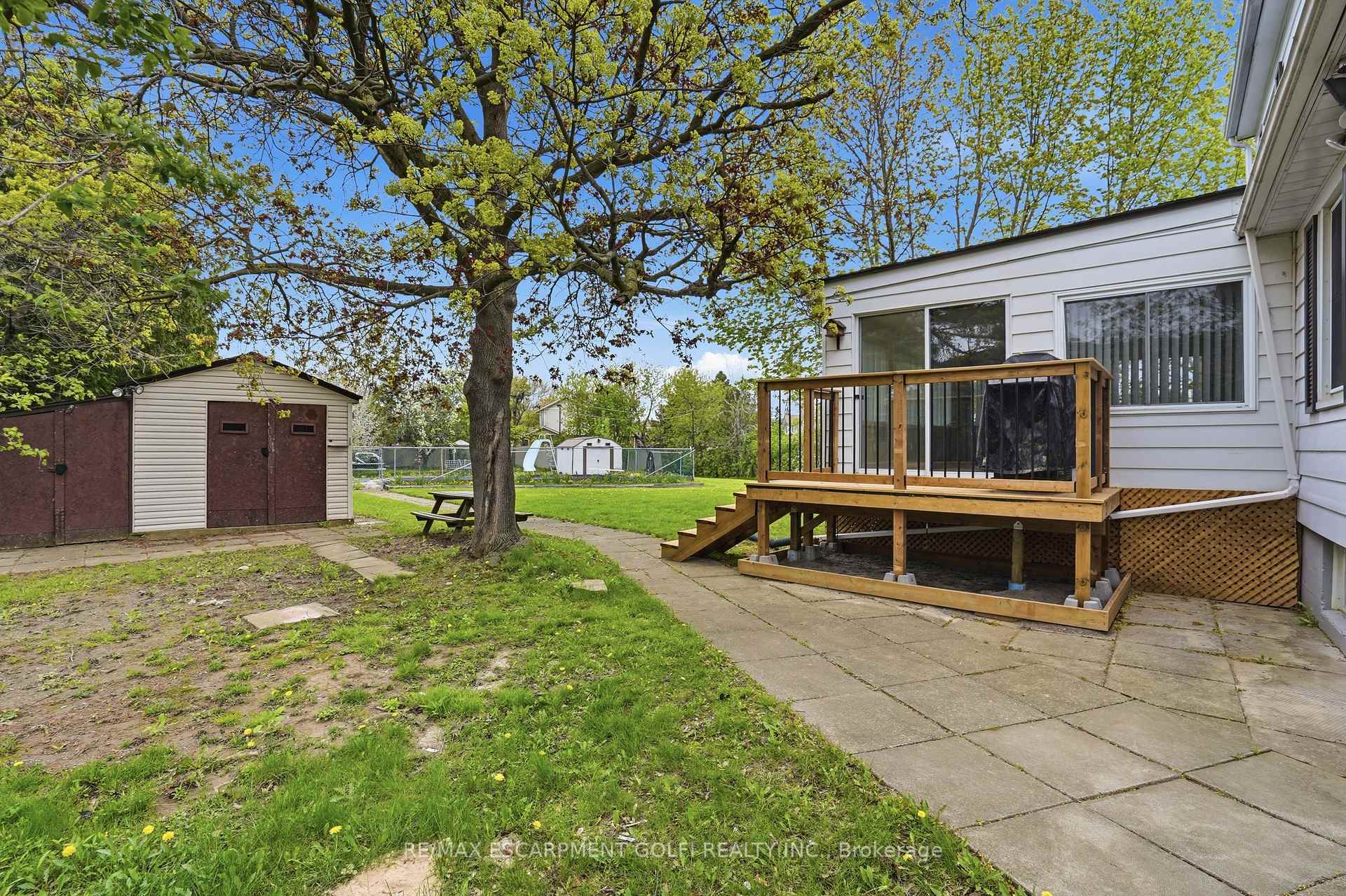 Photo 30 of 12 Valley Road, St. Catharines, Rykert/Vansickle — HOMEH