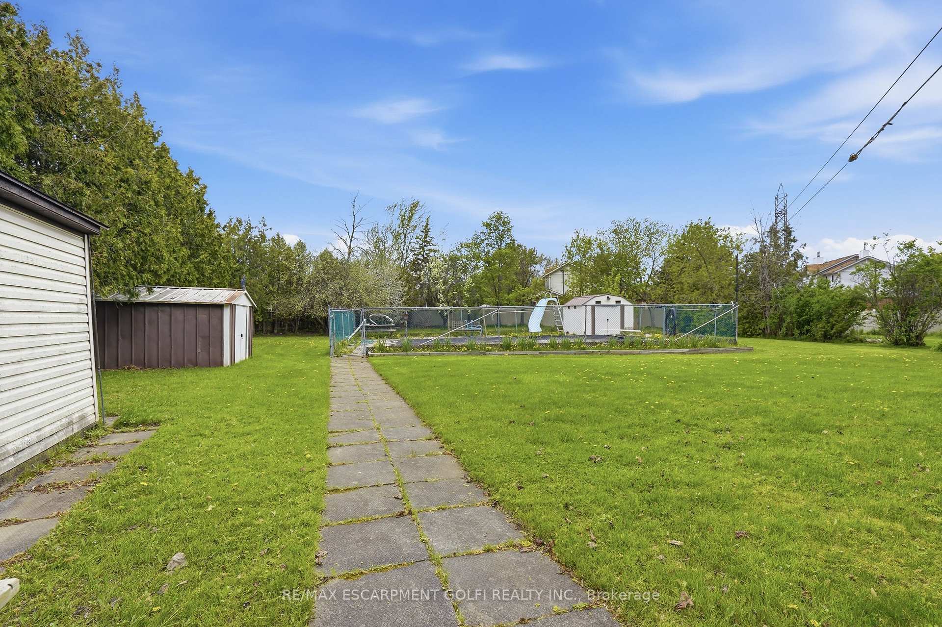 Photo 31 of 12 Valley Road, St. Catharines, Rykert/Vansickle — HOMEH