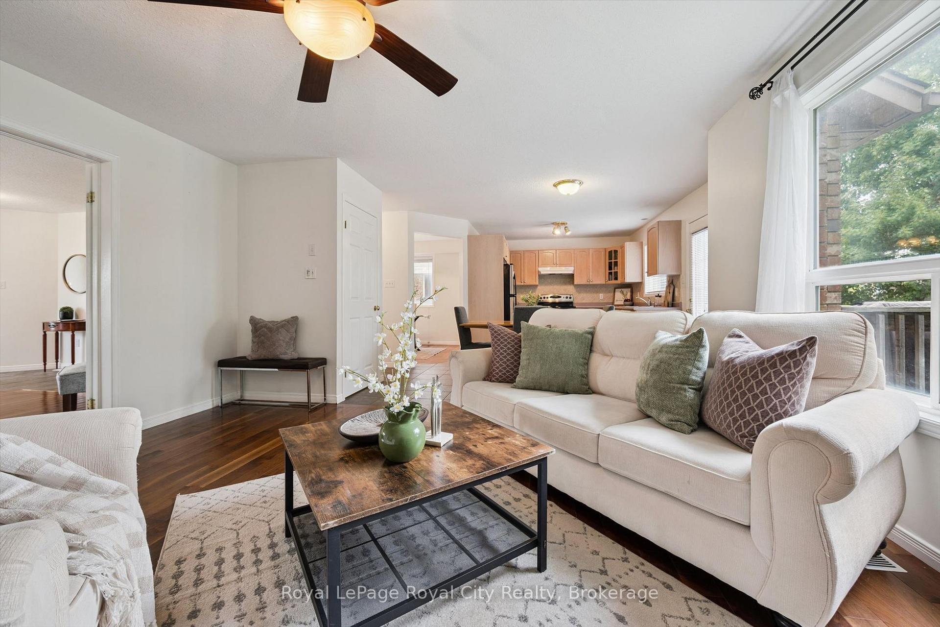 Photo 12 of 3 Munroe Crescent, Guelph, Clairfields/Hanlon Business Park — HOMEH