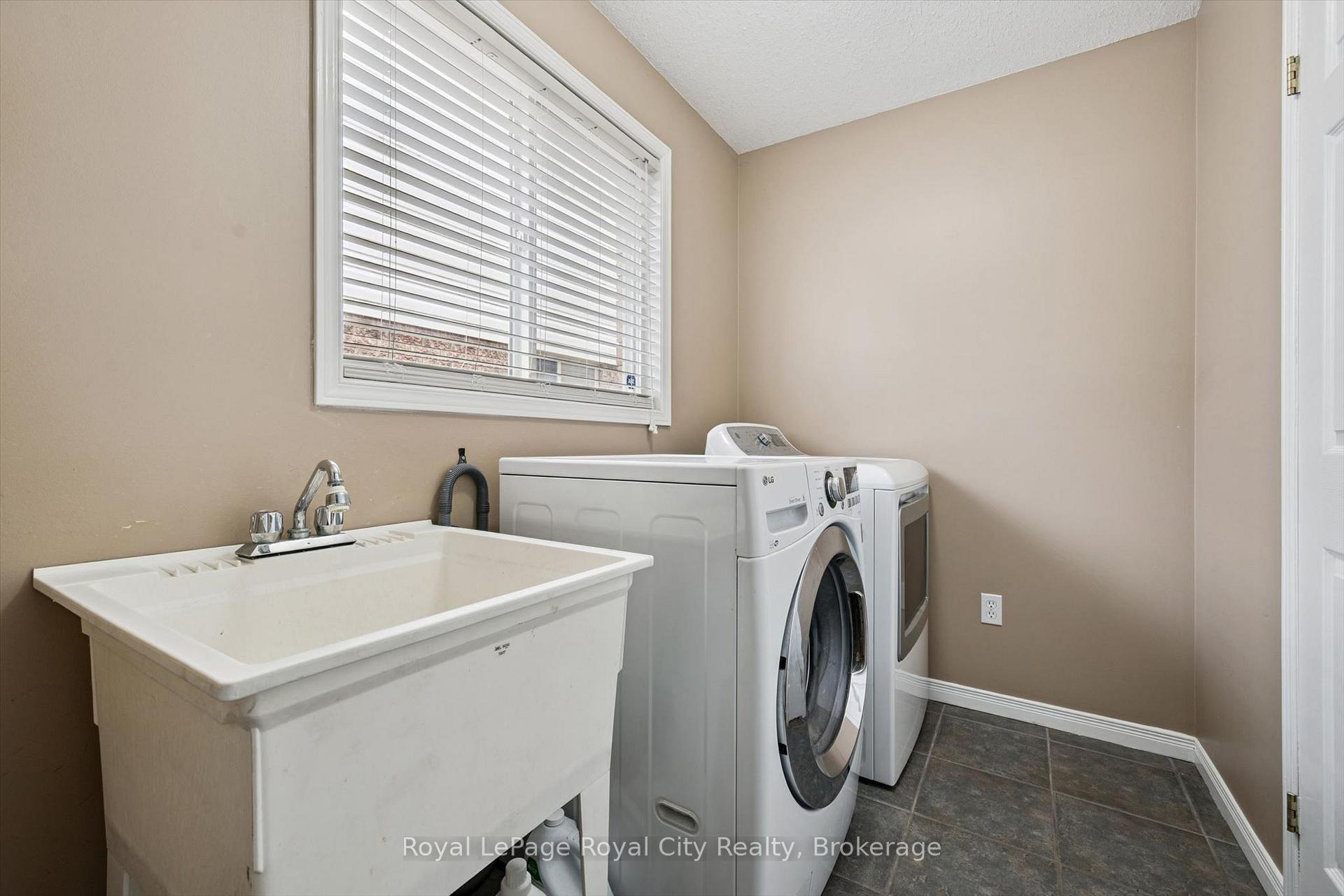 Photo 20 of 3 Munroe Crescent, Guelph, Clairfields/Hanlon Business Park — HOMEH