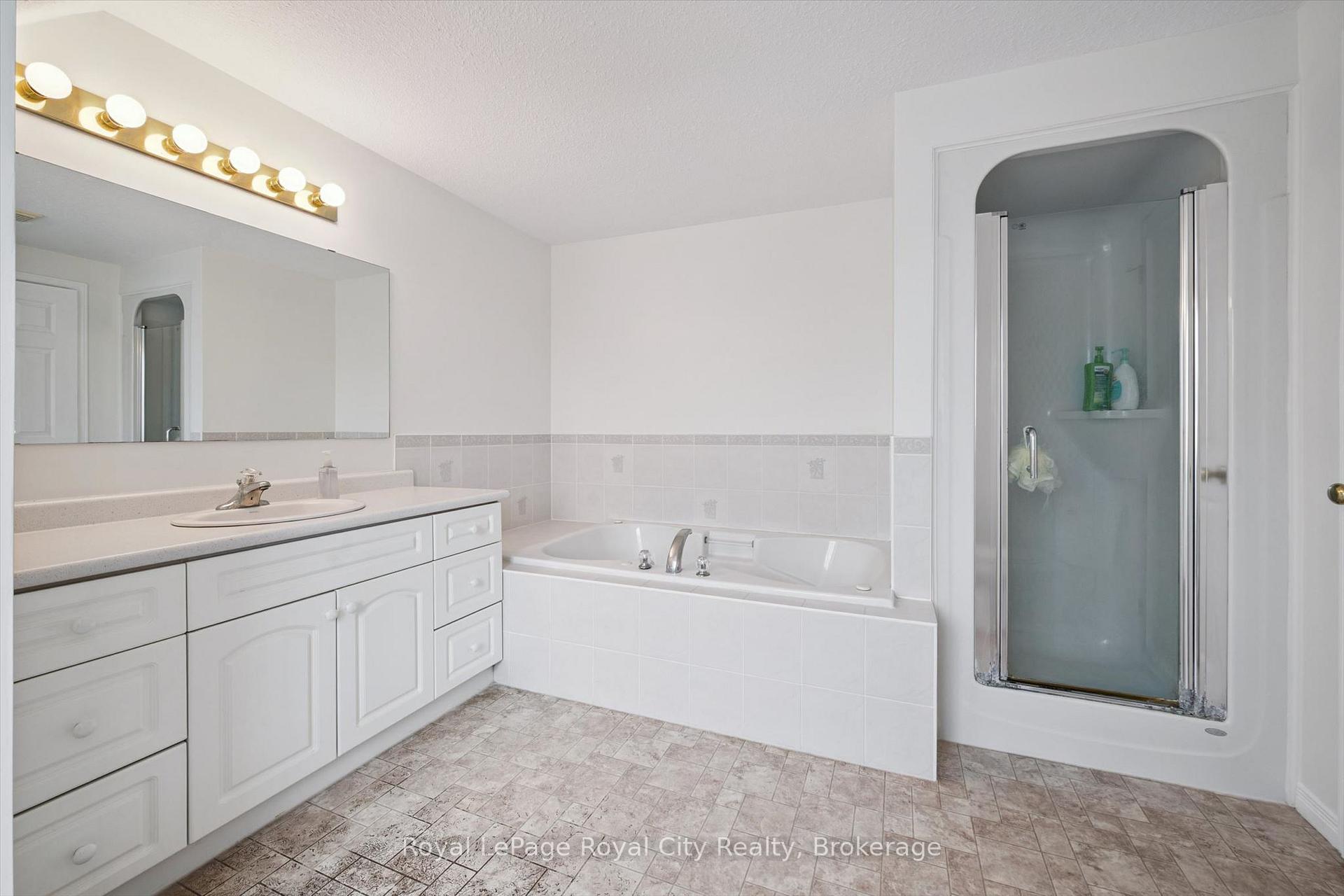 Photo 26 of 3 Munroe Crescent, Guelph, Clairfields/Hanlon Business Park — HOMEH