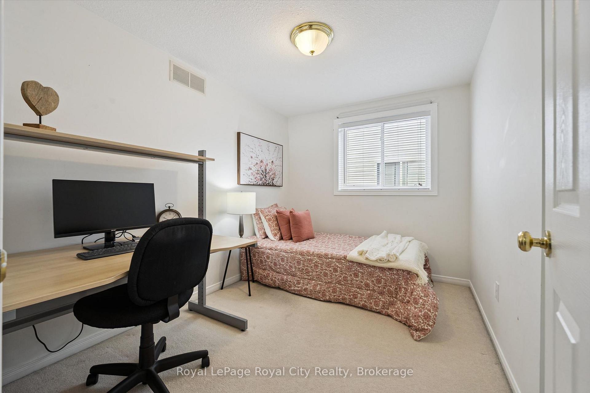 Photo 27 of 3 Munroe Crescent, Guelph, Clairfields/Hanlon Business Park — HOMEH