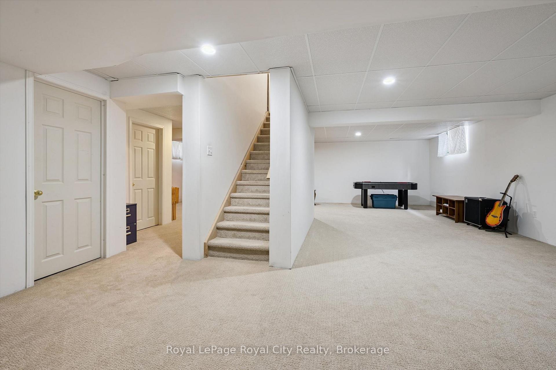 Photo 32 of 3 Munroe Crescent, Guelph, Clairfields/Hanlon Business Park — HOMEH